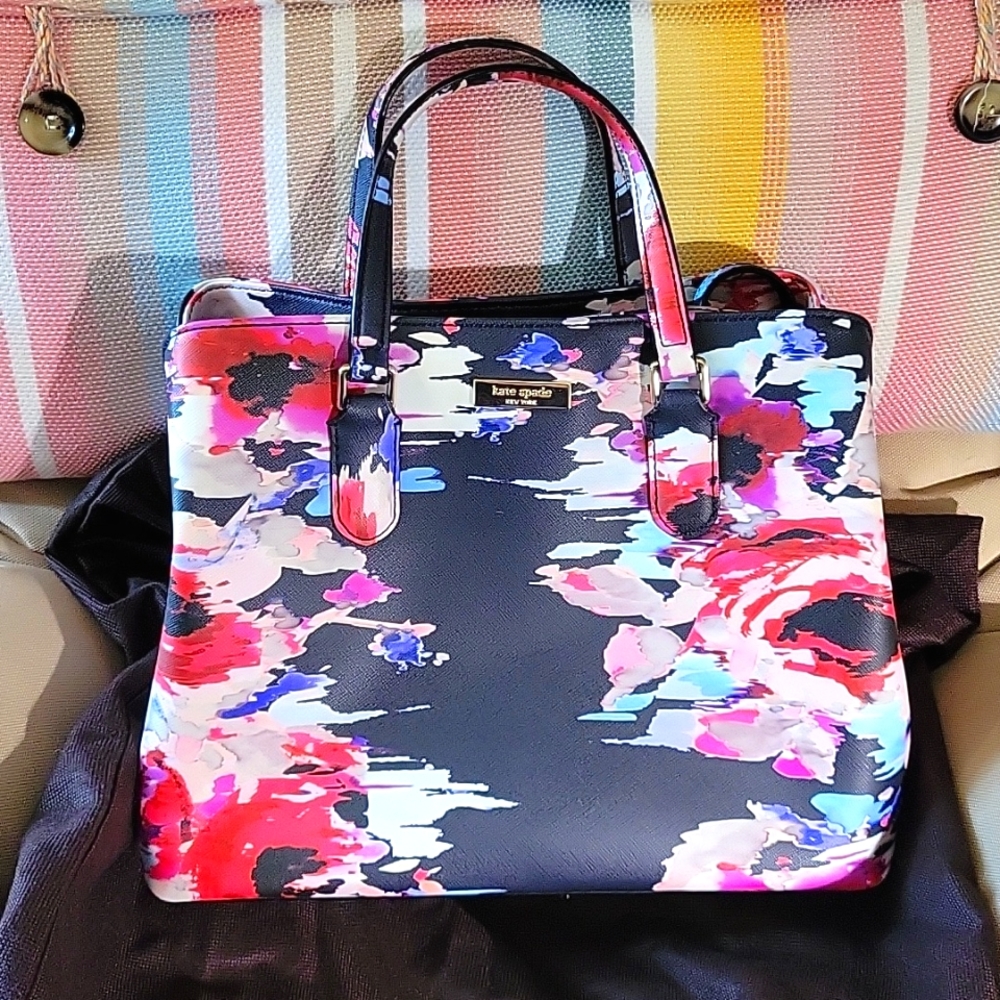 Kate Spade large crossbody bag.